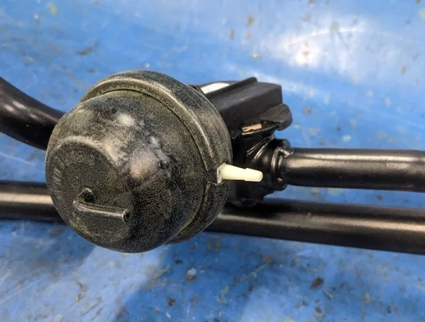 GM 15621674 Valve Assembly Auxiliary Heater Water 1985-89 GMC Safari Chevy Astro - Image 3 of 4