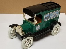 1993 Ertl 1913 Model T Van Bank
