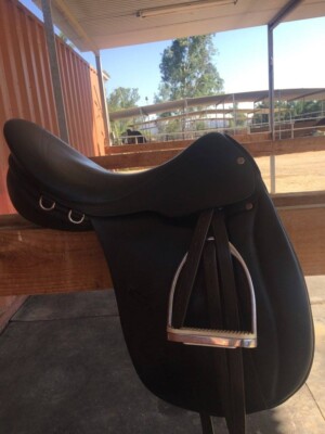 Courbette dressage saddle 17.5