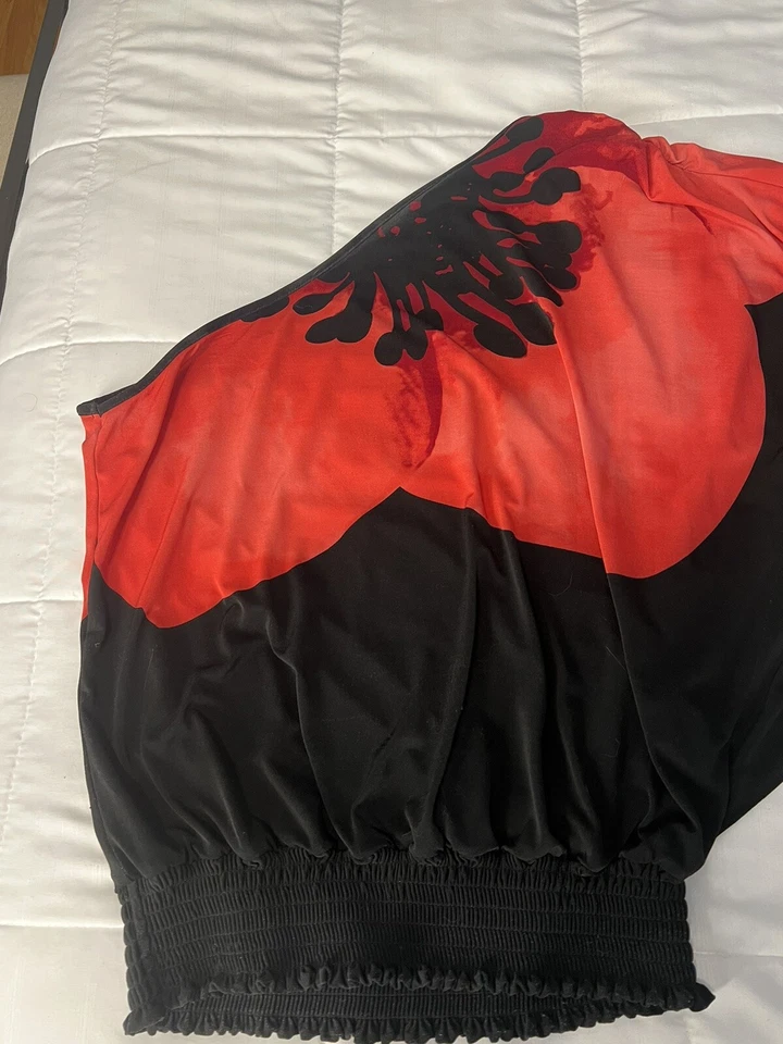 Blusa Top Rampage Manga Una Negra Roja Estampado Cintura Calada Talla M Elastizada Foto 3 de 4