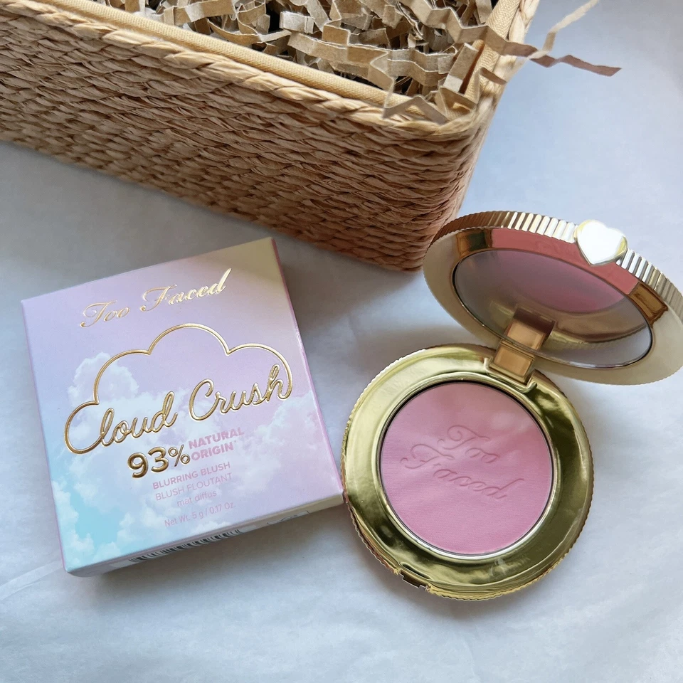 Too Faced Cloud Crush Blurring Blush in Candy Clouds .17 oz /5g New - Image 2 of 2