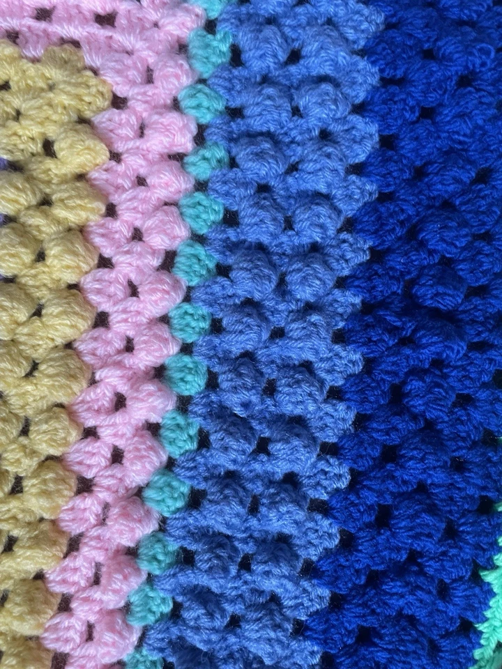 Wunderschöne Granny Square Häkeldecke, Noppen, Handarbeit, neu ca 85 x 60 cm - Bild 3 von 4