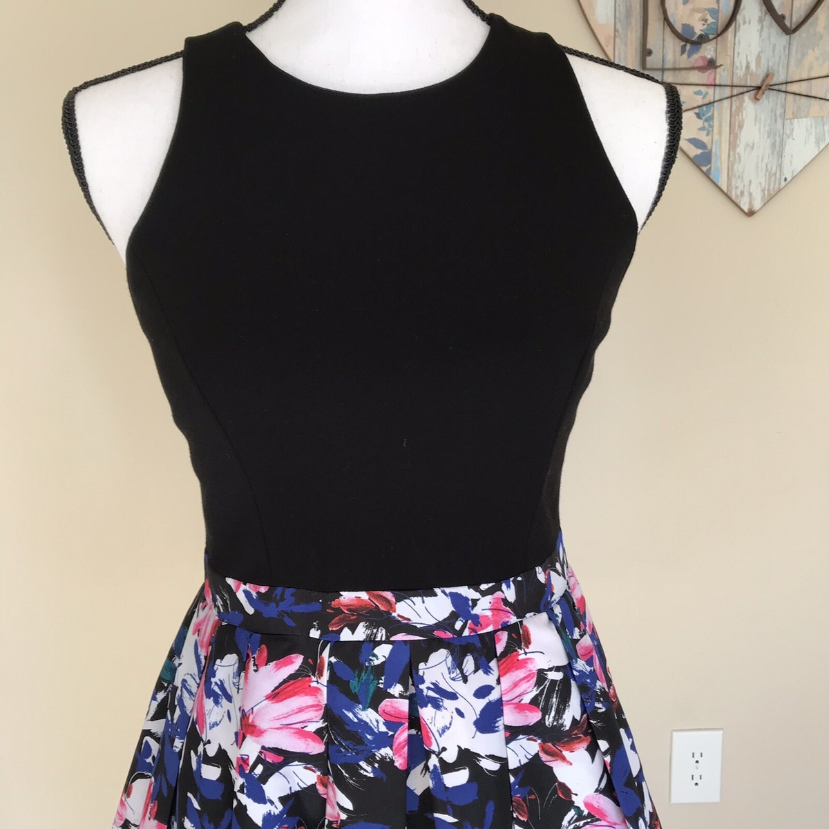 Robe Aidan Mattox Fit & Flare Ivoire Floral - Taille 6, Sans Manches, Neuve Sans étiquettes