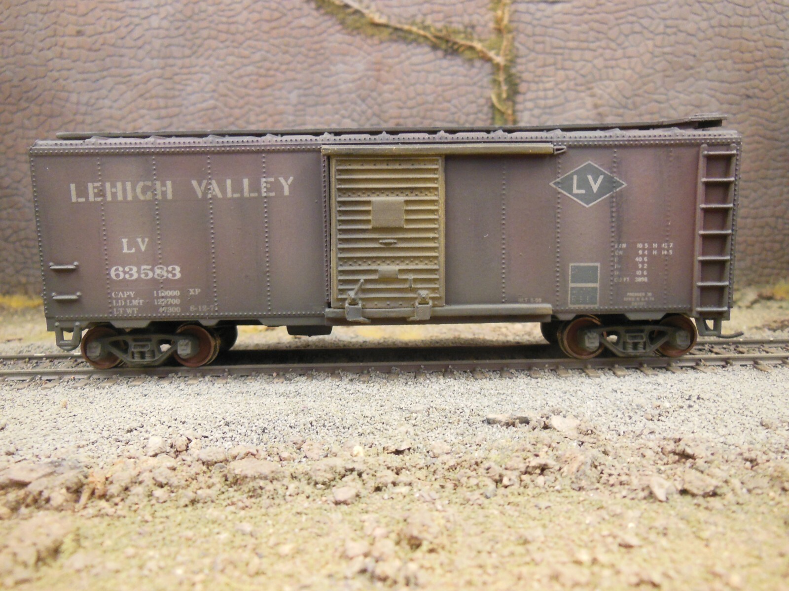 HO SCALE LEHIGH VALLEY 63583 40' BOX CAR CUSTOM DECORATED/WEATHERED eBay