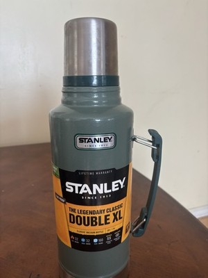 Stanley Classic Vacuum Insulated Bottle Hammertone Green, 2 Qt