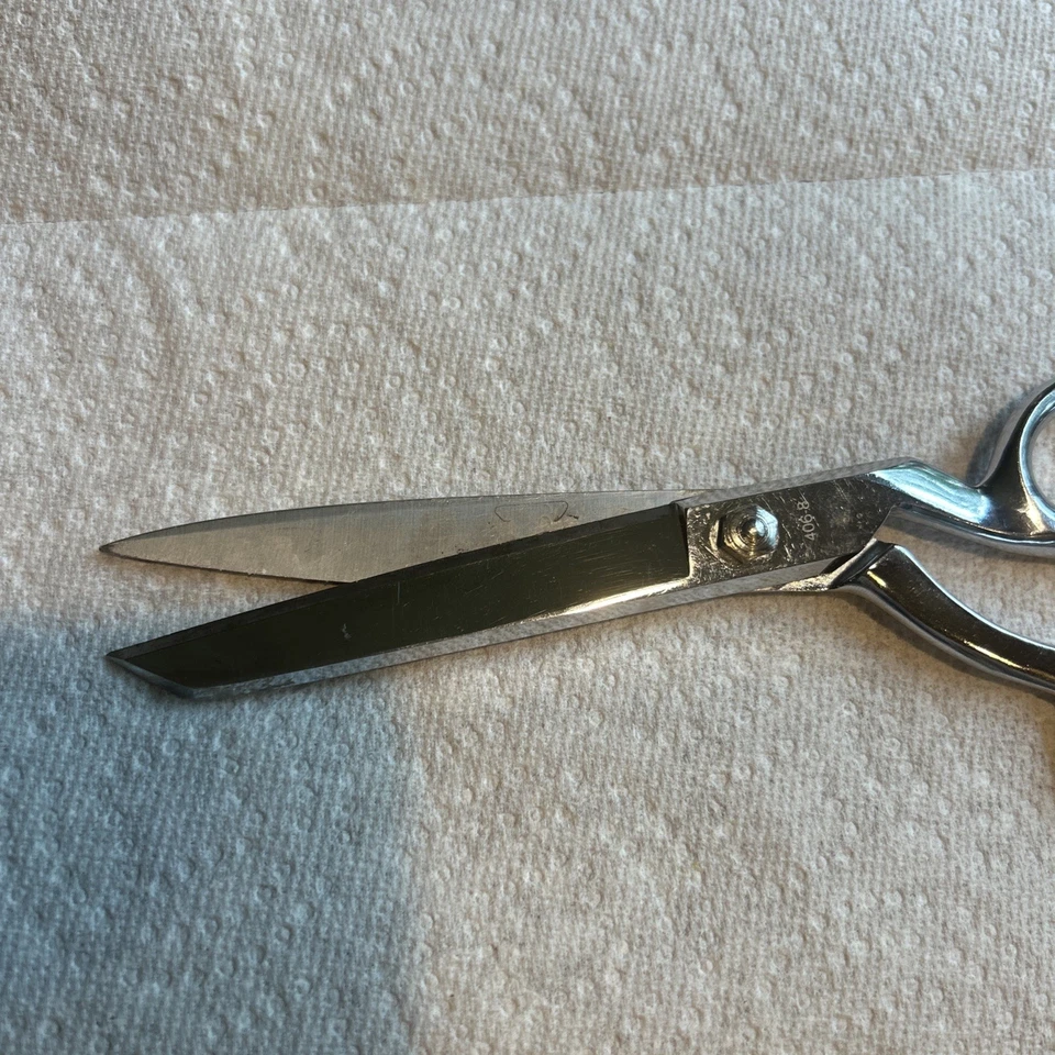 Vintage Mundial 406-8 Steel Long Scissors Tailor & Dressmaker Shears 8" Silver - Image 4 of 4