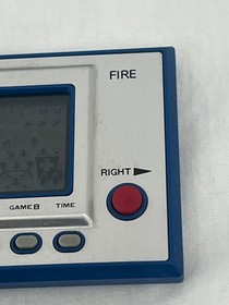 Vintage 1982 Nintendo Game&Watch Fire in very nice working condition