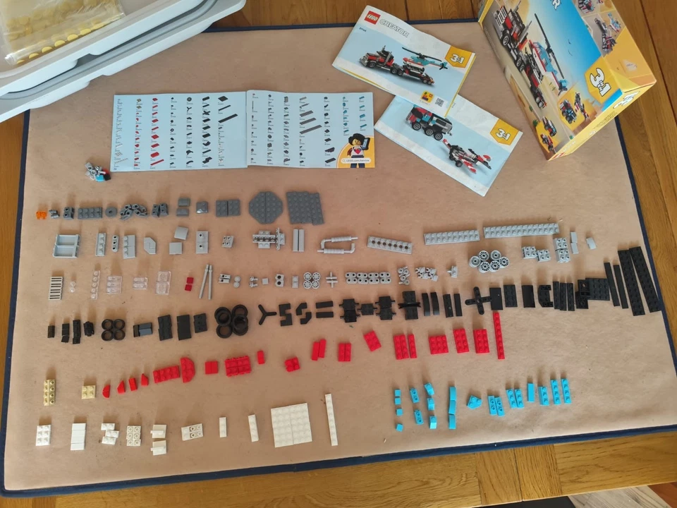 LEGO Creator 31146 Flatbed Truck with Helicopter, photo 3 of 4