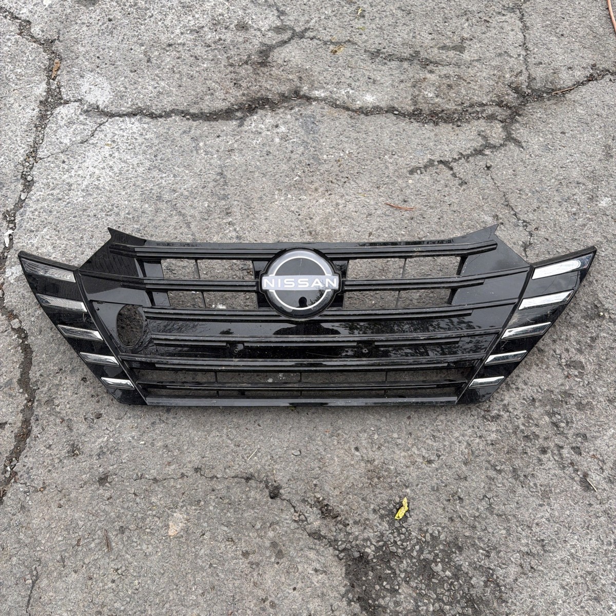 62070-6EM2A Front Bumper Grille Assembly Black For Nissan Versa