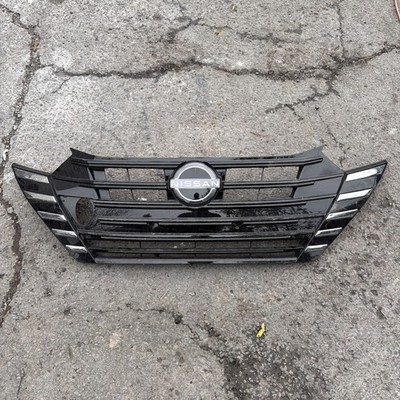 62070-6EM2A Front Bumper Grille Assembly Black For Nissan Versa