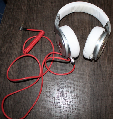 Monster Beats Pro by Dr Dre Wired Headphones White/Silver Tested