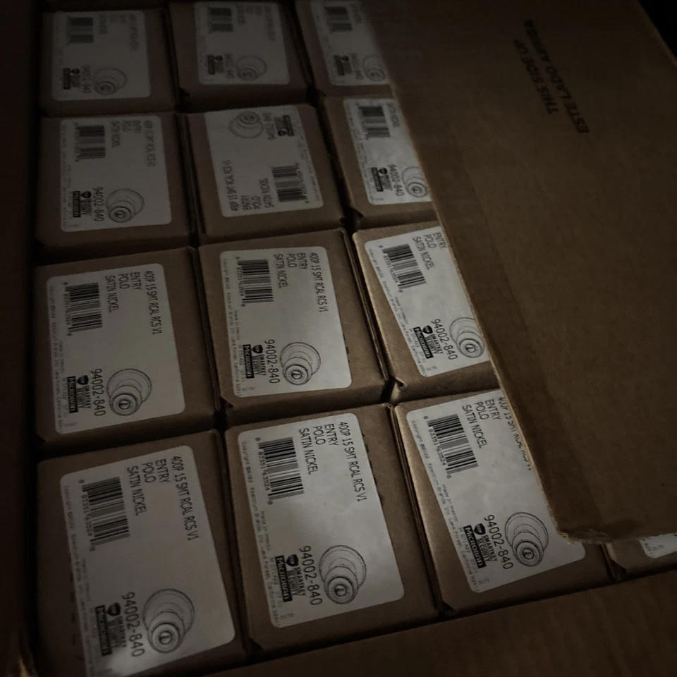 Estuche de 30 perillas de polo de entrada Kwikset níquel satinado 94002-840 Foto 3 de 3