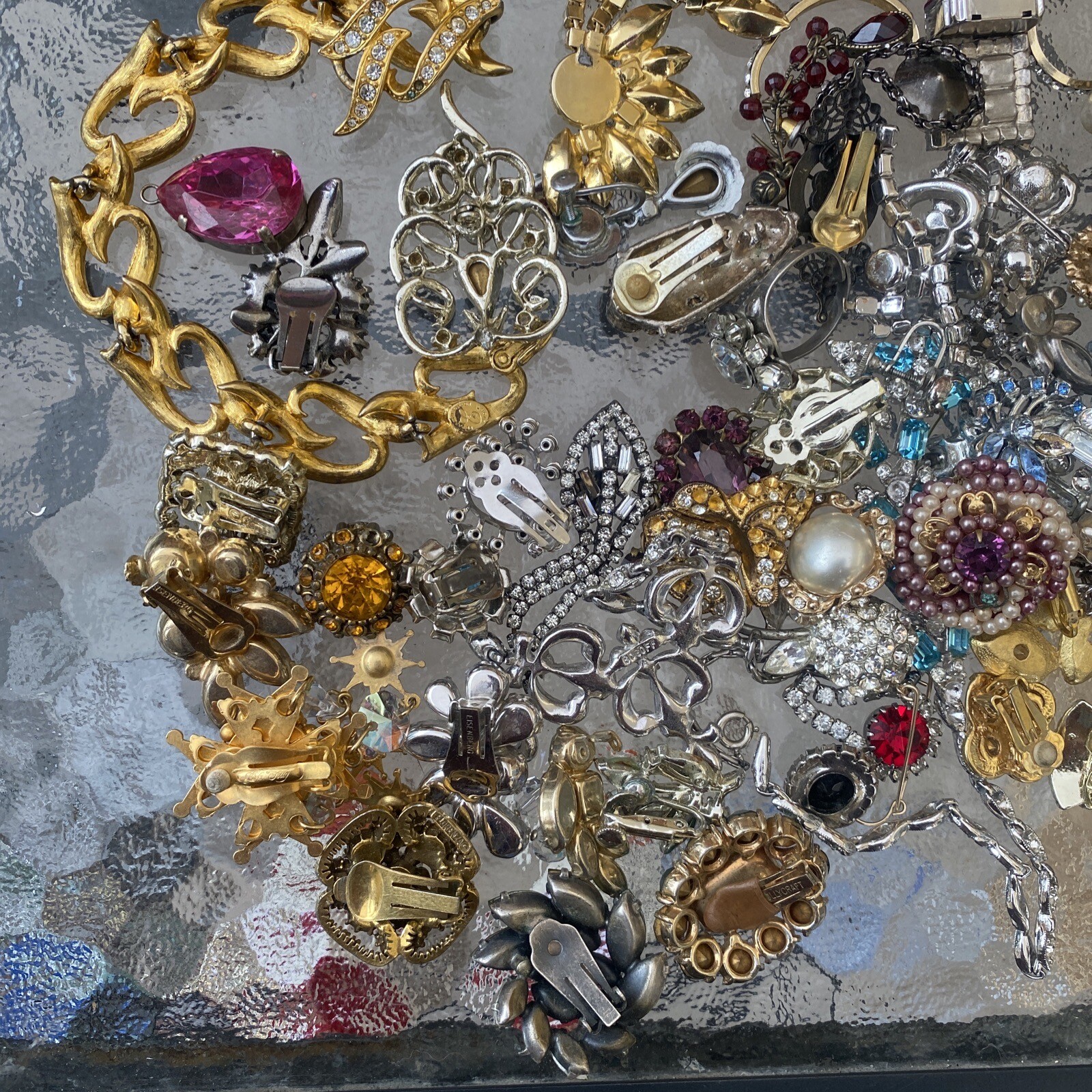VINTAGE JUNK DRAWER JEWELRY LOT JUNK CRAFTS PIECES MISSING STONES