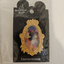 Disney 2001 Villain Lenticular Holograph Pin Captain Hook Gold Frame LE 5000 Pin