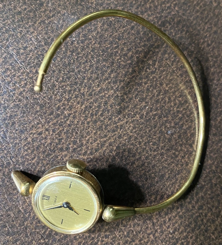 Reloj brazalete Timex vintage dorado para mujer 1960/1970 cuerda mecánica funcionando Foto 2 de 4
