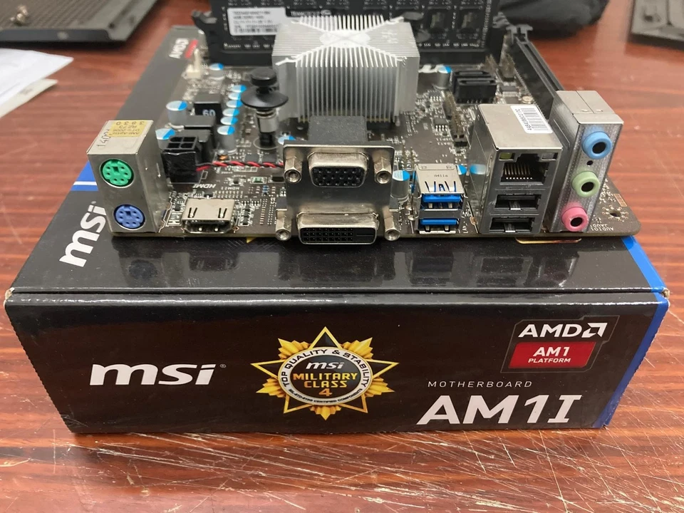 MSI AM1I + CPU AMD SEMPRON 2650 @ 2 X 1,45 GHZ + 4 GB DDR3 - Immagine 2 di 4