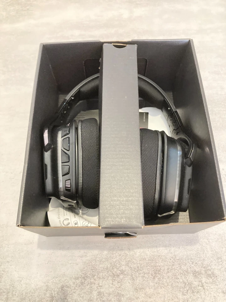 Logitech G635 7.1 LIGHTSYNC Over Ear Gaming Headset- Black & Blue - Image 3 of 4