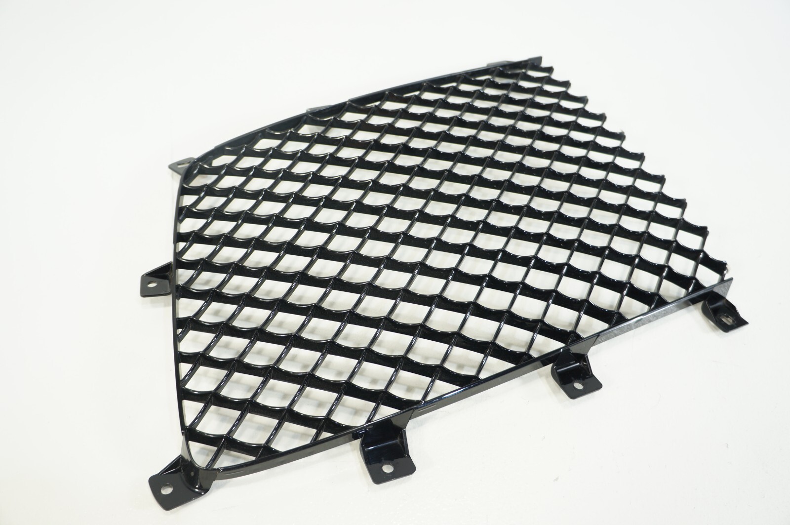  17-2019 Bentley Bentayga left driver side BLACK grille insert radiator grill