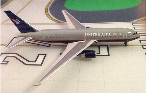 1:400 Dragon Wings United Airlines Boeing 767-222 N604UA Rare Limited Edition