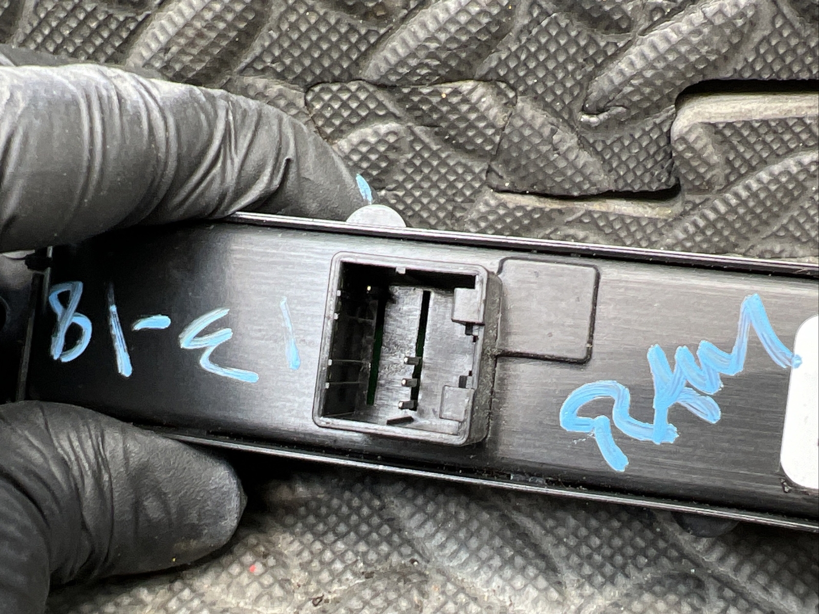 2010 Dodge Ram 2500 Instrument Panel Switch OEM 04602953AB for sale