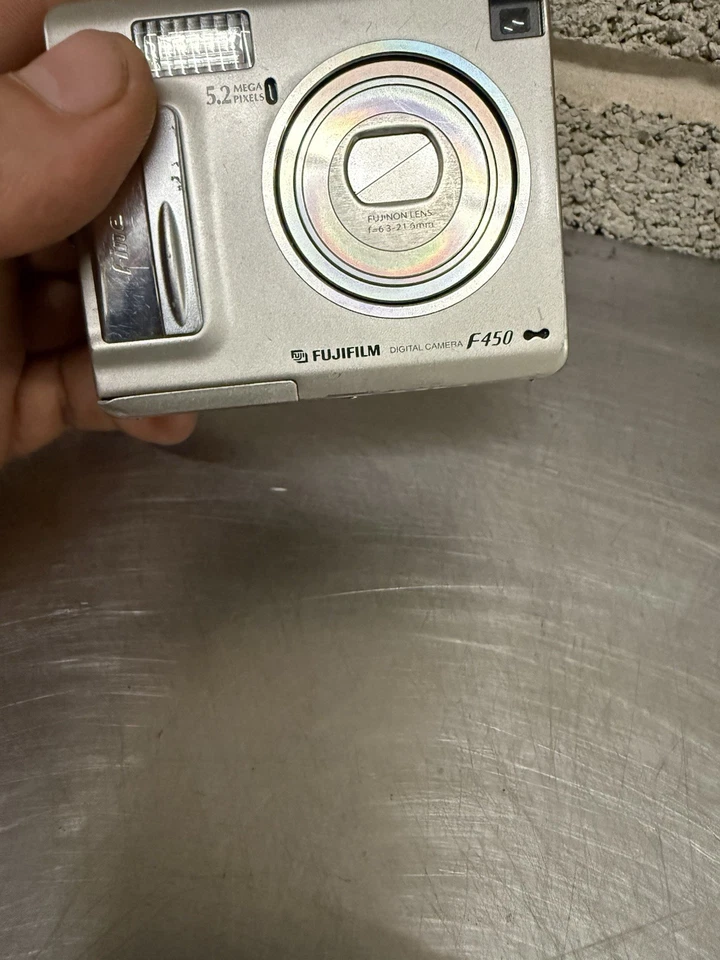 Fujifilm FinePix F440 4.1MP Digital Camera 3.4x Optical Zoom Silver UNTESTED!!!, photo 4 of 5