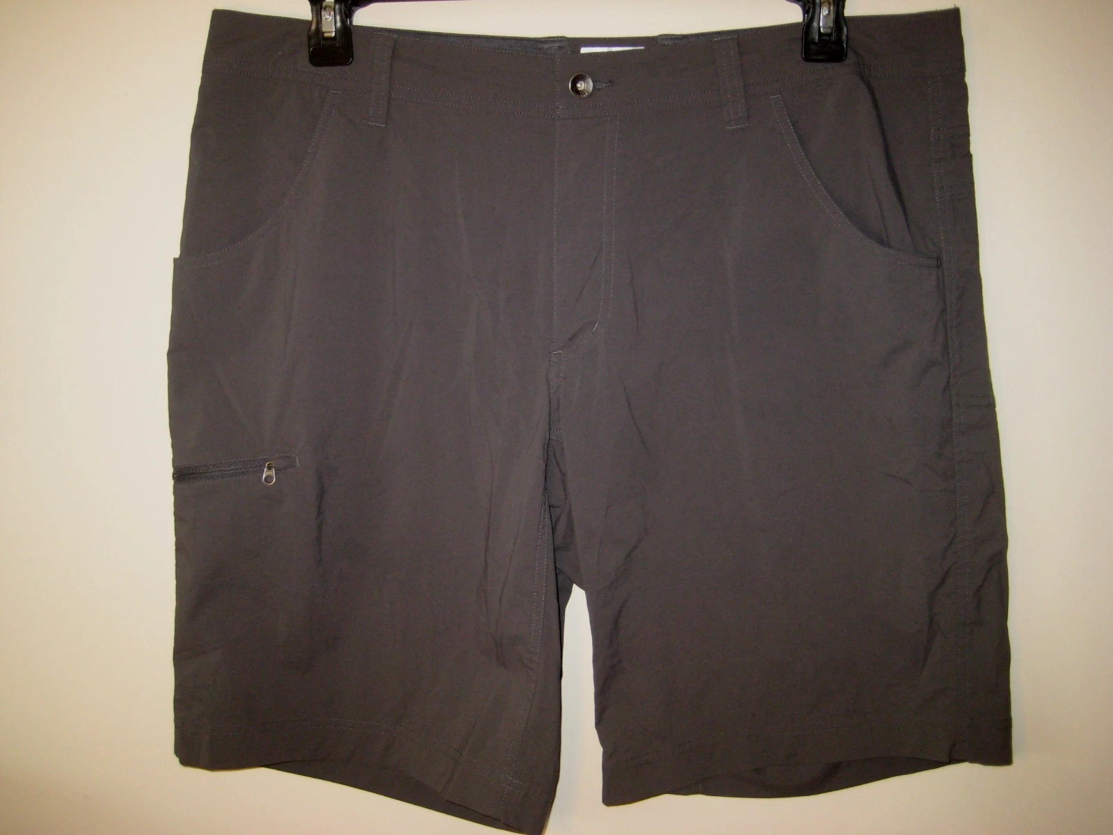 EUC- Marmot Charcoal Flat Front Hiking Shorts Size 38 w/11" Inseam Nylon/Spandex