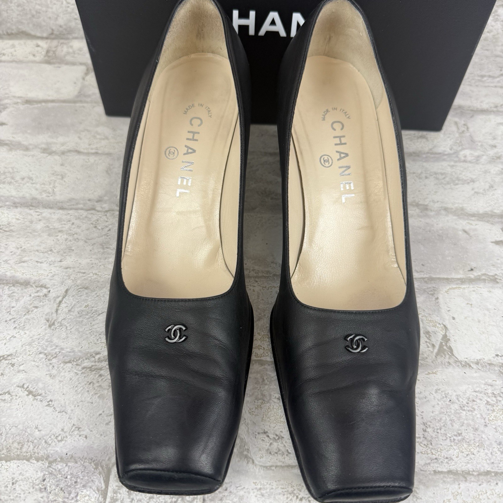 Chanel Vintage Interlocking CC Logo Pumps Leather Black Women's 39.5 US 9.5 thumbnail 2