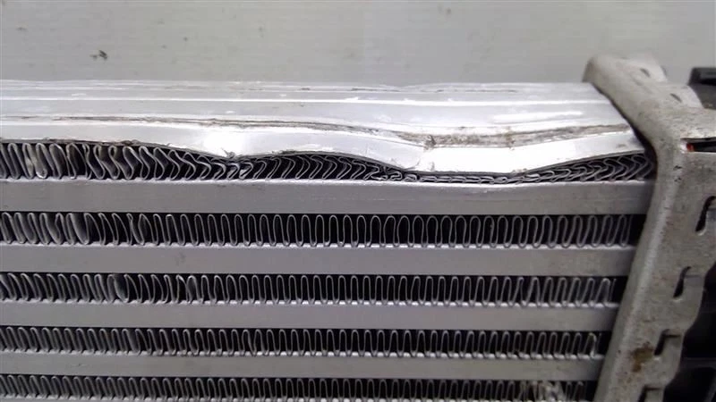 2016-2024 CHEVROLET MALIBU INTERCOOLER ASSEMBLY OEM 85525374 - Image 2 of 4