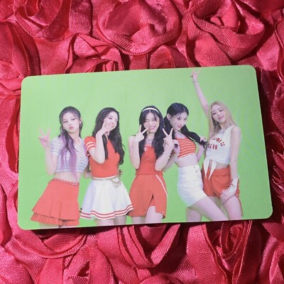 ITZY Black CHESHIRE Edition Celeb K-pop Pretty Girl Photo Card GROUP Green 2