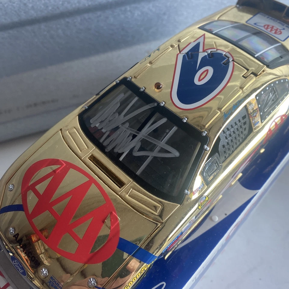 Mark Martin #6 AAA 2006 acabado dorado 24 k autografiado 1:24 NASCAR Team calibre sin usar, en caja Foto 2 de 4