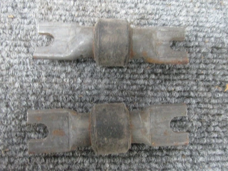 Soporte amortiguador trasero Ford Pass 1957 58 sedán entrega 58 y vagón Foto 2 de 4