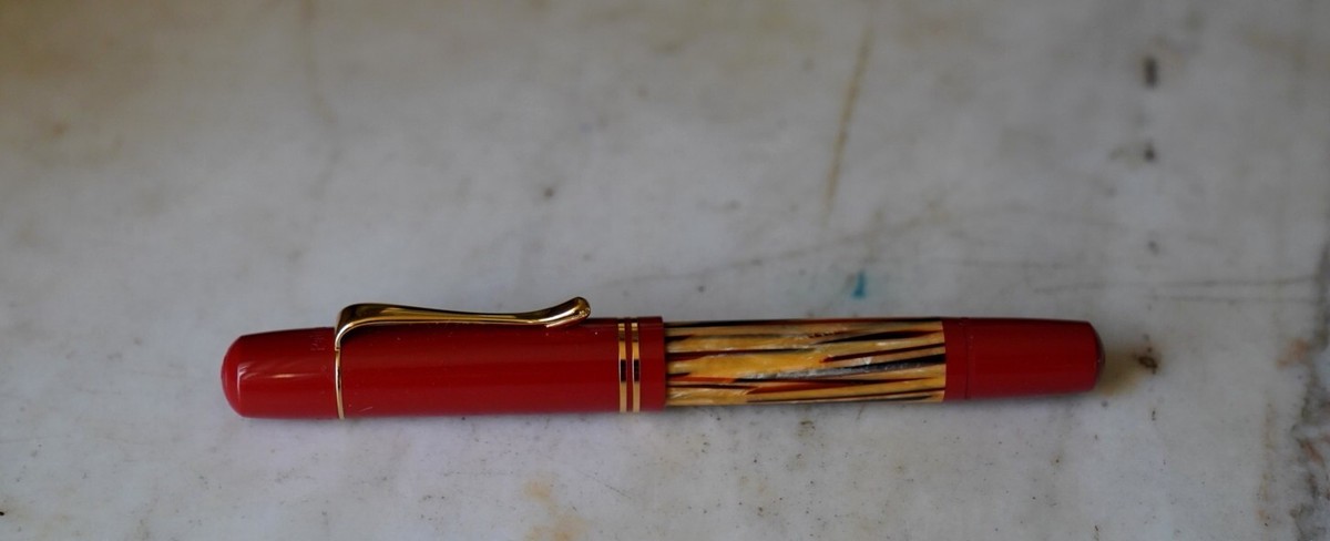 Rare Fountain Pen Pelikan 101 N Tortoiseshell Coral Solid 14 Carat Gold  Nib