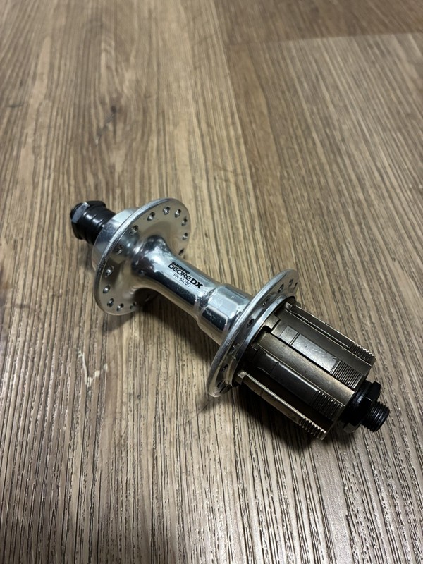 Vintage Shimano Deore DX FH-M650 Rear Hub 32H 135mm QR 7s MTB Hub