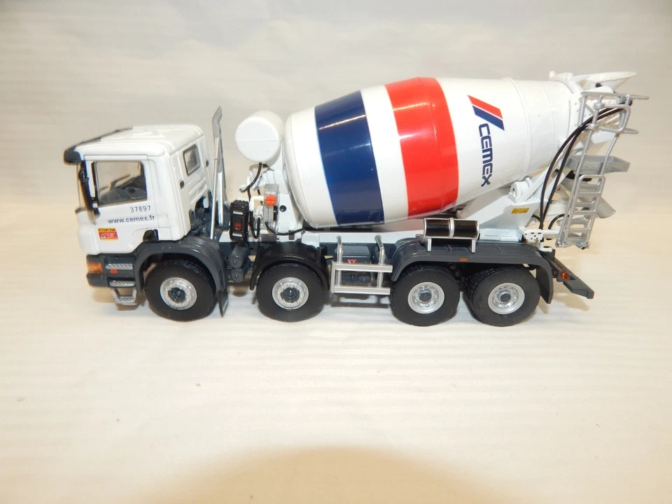 UNIVERSAL HOBBIES SCANIA P380 CEMENT MIXER CEMEX UH5708 BNIB 1:50 SCARCE - Image 4 of 4