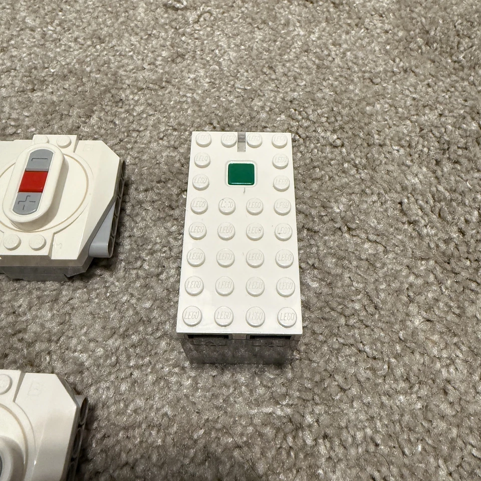 LEGO World City Train Track Vintage LOT 100 Curved Straight Other + Power remote - Image 4 of 4