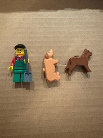 LEGO 7566 CITY Farmer MINIFIGURE Pig Dog Bucket Building Set Complete
