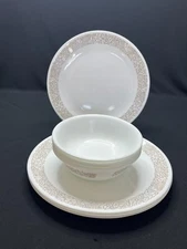 Corelle - WOODLAND - 8 Pc Set - 4 Dinner Plates & 4 Cereal Bowls