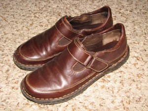 velcro close shoes