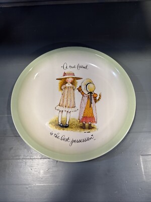 Holly Hobbie 10.5'' Plate ''A True Friend is the Best Possession'' Vintage 1972 EC