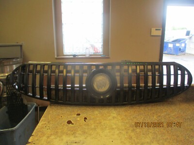 02-07 2002-2007 BUICK RENDEVOUS FACTORY PAINTED BLACK GRILLE WITH EMBLEM OEM