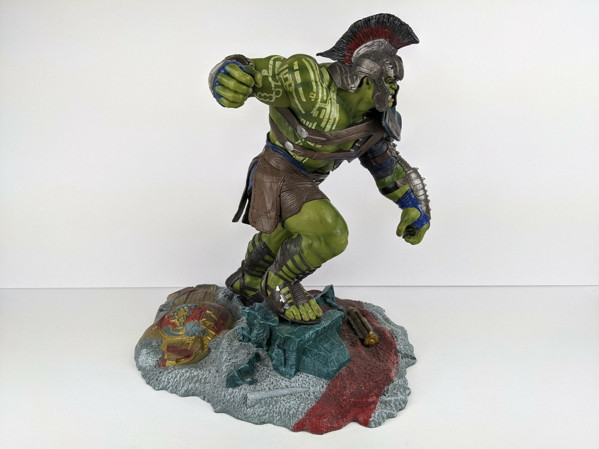 Thor Ragnarok Hulk Statue Diamond Select (FIGURE ONLY)