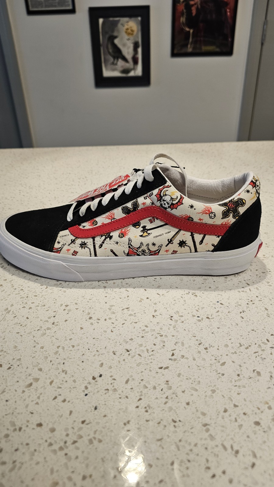 Vans Stranger Things Old Skool Hellfire Club Shoes Men's Size 10.5 Netflix NWT image 10
