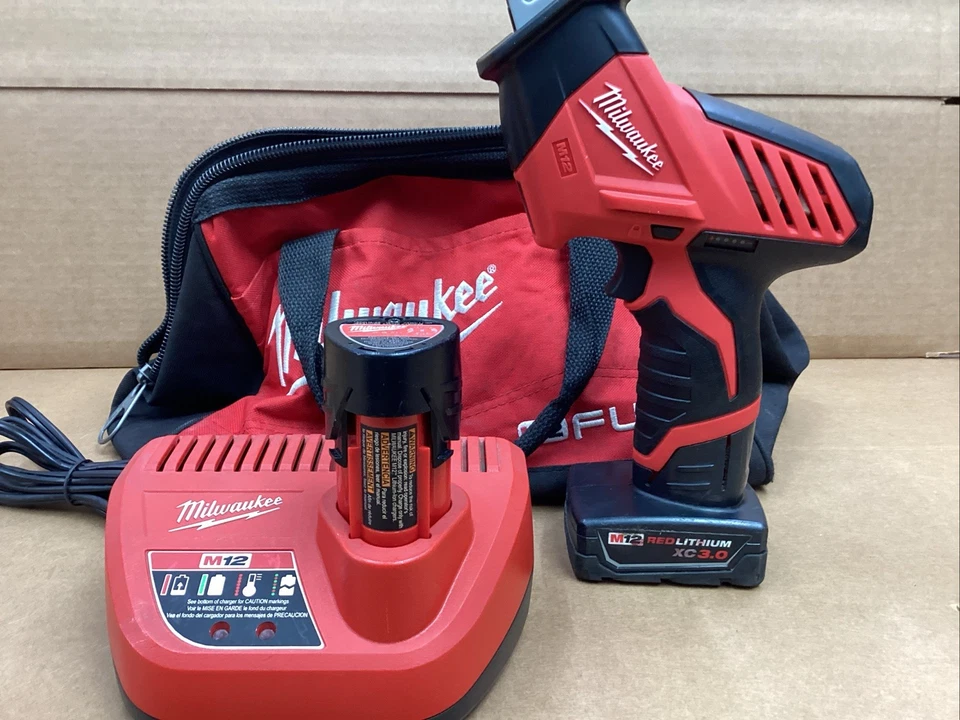 Kit de serra alternada sem fio Milwaukee M12 12V íon de lítio HACKZALL com bateria - Imagem 2 de 4