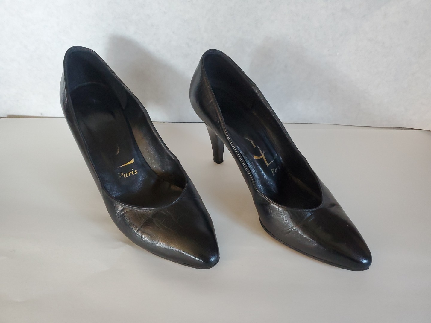 Decolte Yves Saint Laurent YSL taglia 7 nere classiche in pelle vedi foto