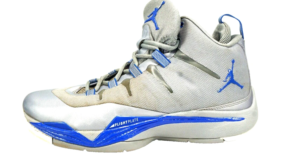 - Jordan Super.Fly 2 Gris Cemento Talla 7.5.   599945-007 Foto 3 de 4