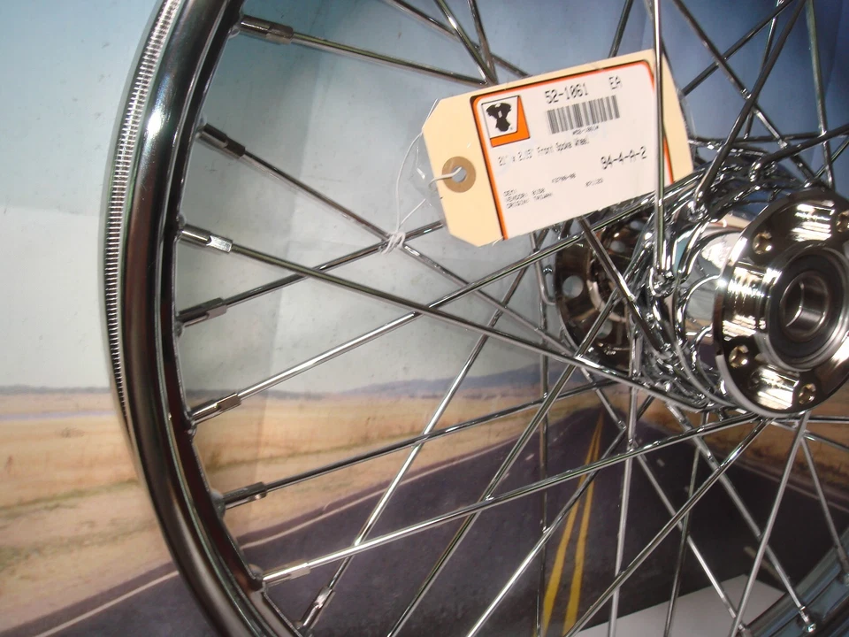 Rueda Harley 21" radios cromados Dyna FXDWG delantera 25 mm 43700-08 V-Twin 52-1061 X5 Foto 4 de 4