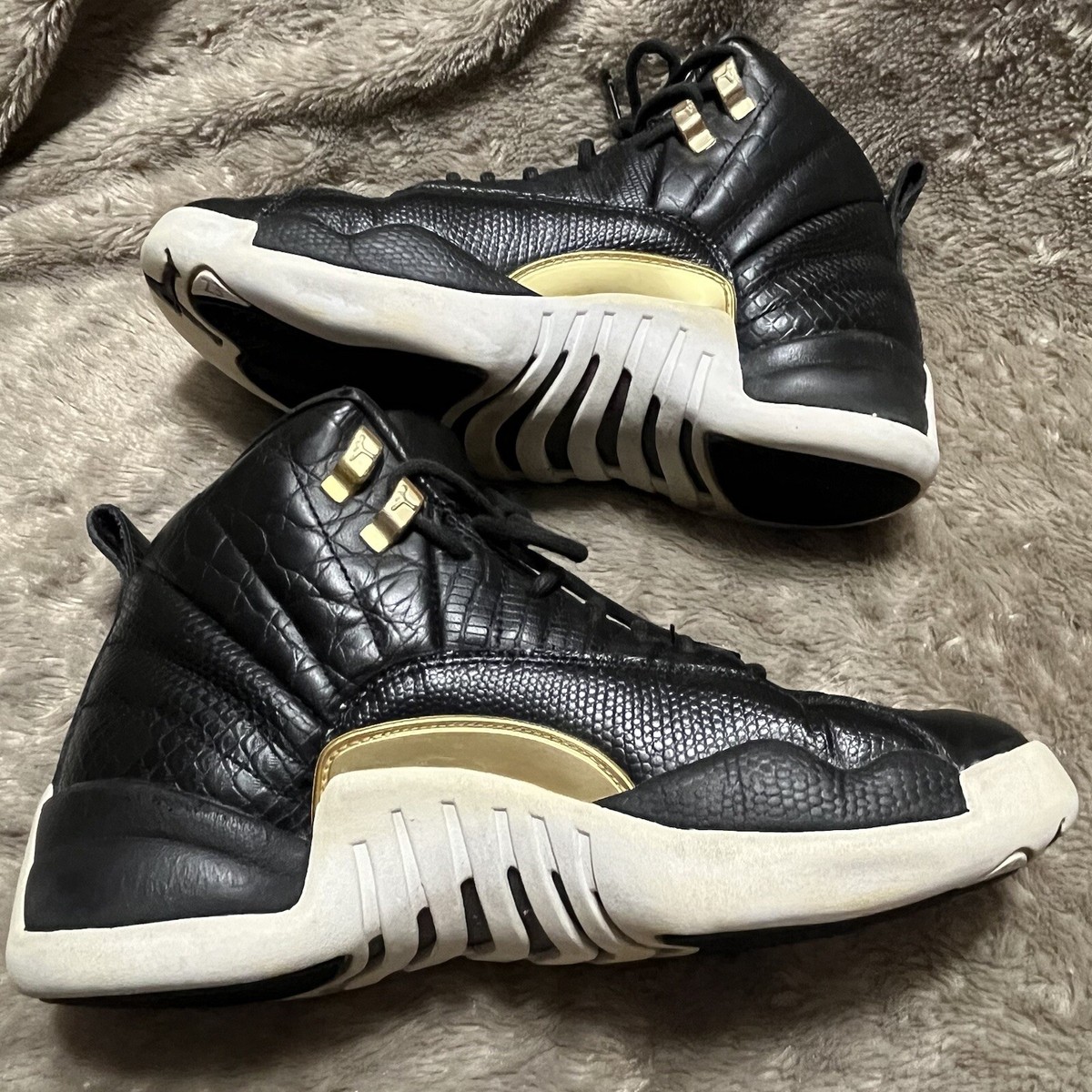 retro 12 reptile