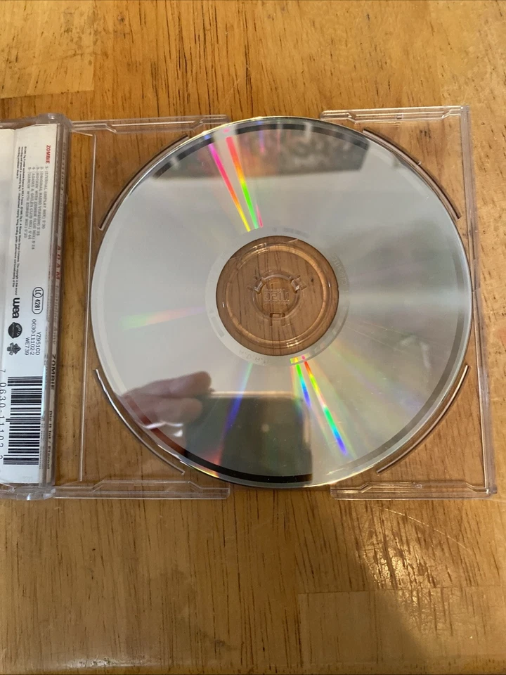 A.D.A.M. Ft. Amy Zombie Dance Version French Import 5 Track CD 1995 Warner Music - Изображение 4 из 4