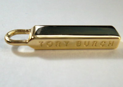 金バッチ TORY BURCH replacement handbag zipper pull gold tone , 1 1/2 x 5