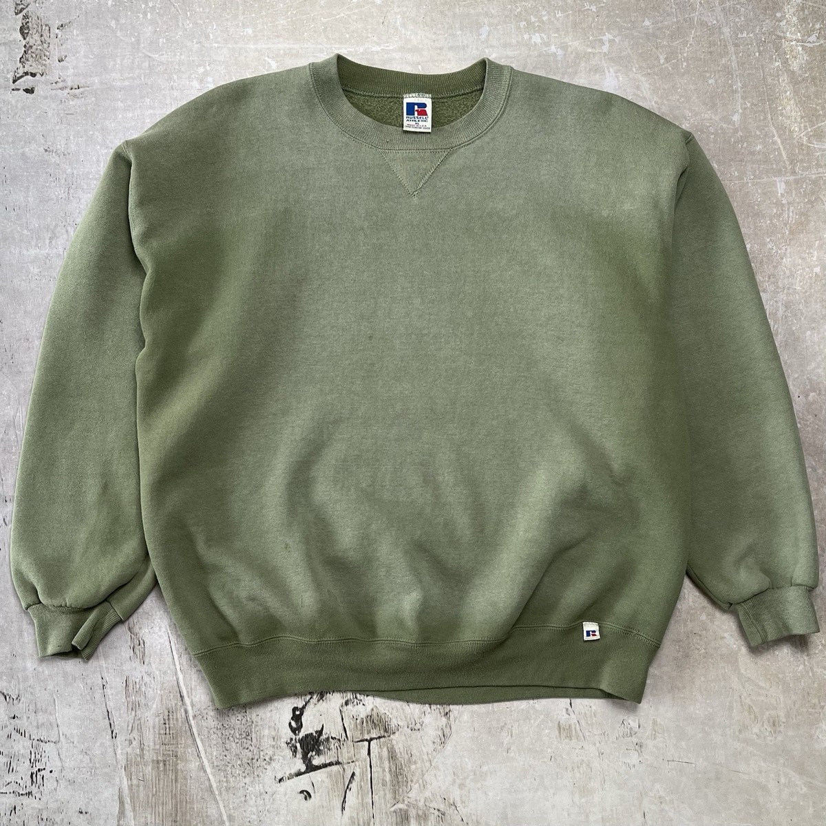 90s RUSSELL ATHLETIC　crewneck sweatshirt Vintage 90s Russell Athletic Sun Faded Crewneck Sweatshirt Made in